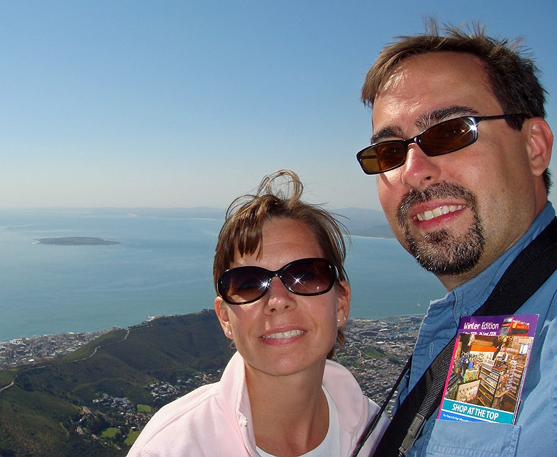 table5.jpg - Tonya and John on top of Table Mountain
