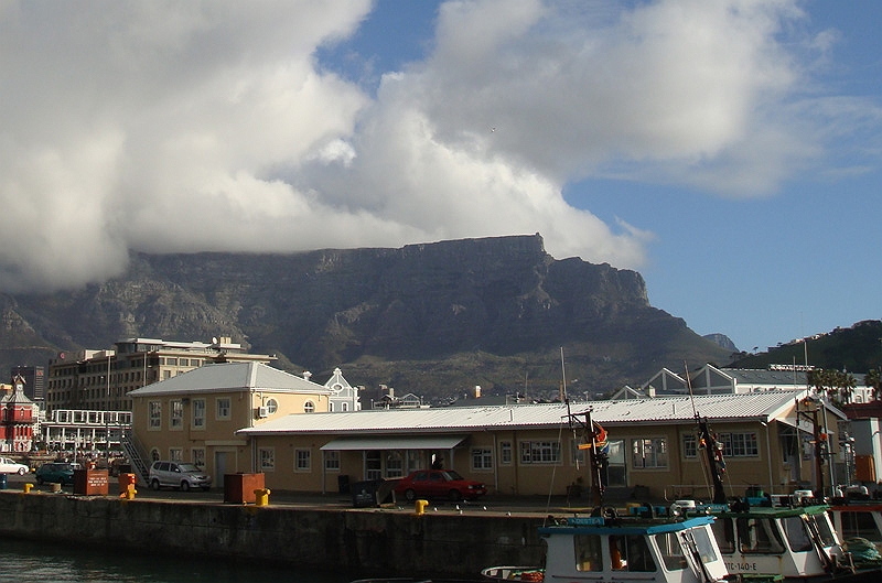 table6.jpg - Table Mountain as the clouds roll in