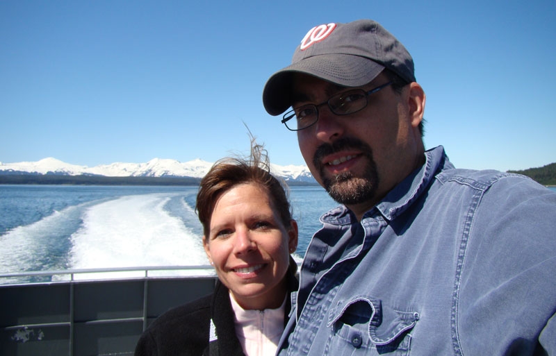 whale12.jpg - John & Tonya on their whale quest.