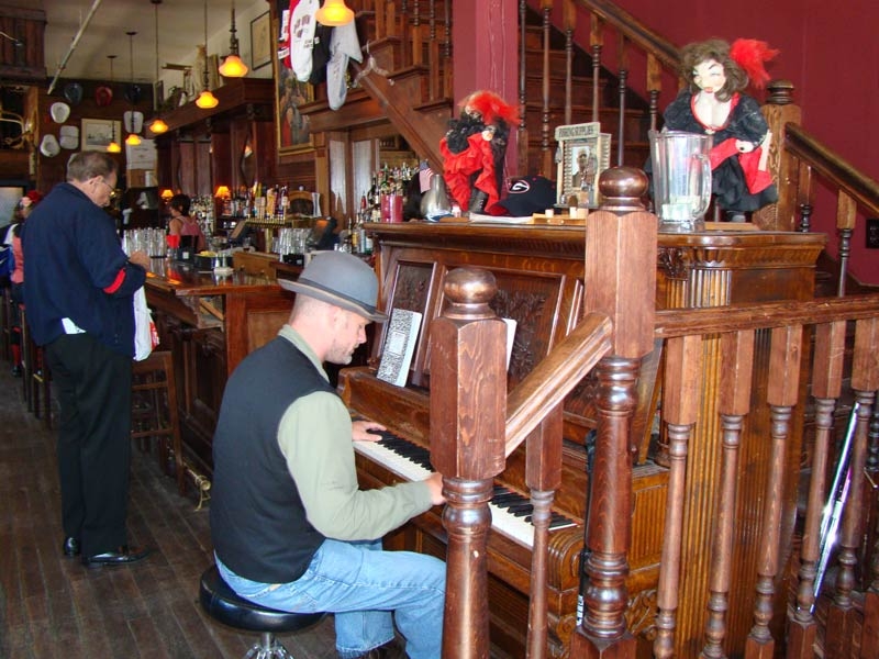 skagway4.jpg - The Red Onion Saloon.